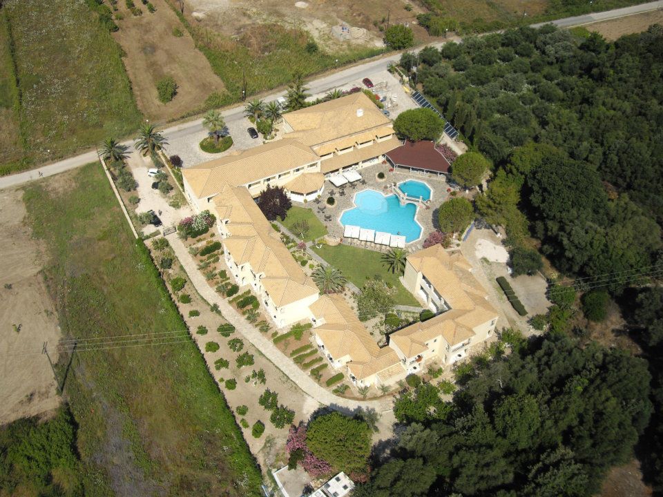 Karavostasi Beach Hotel