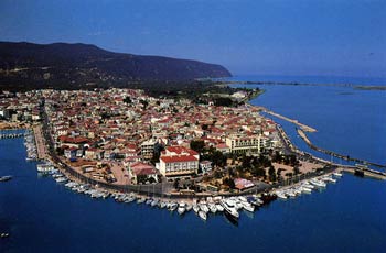lefkada_town.jpg